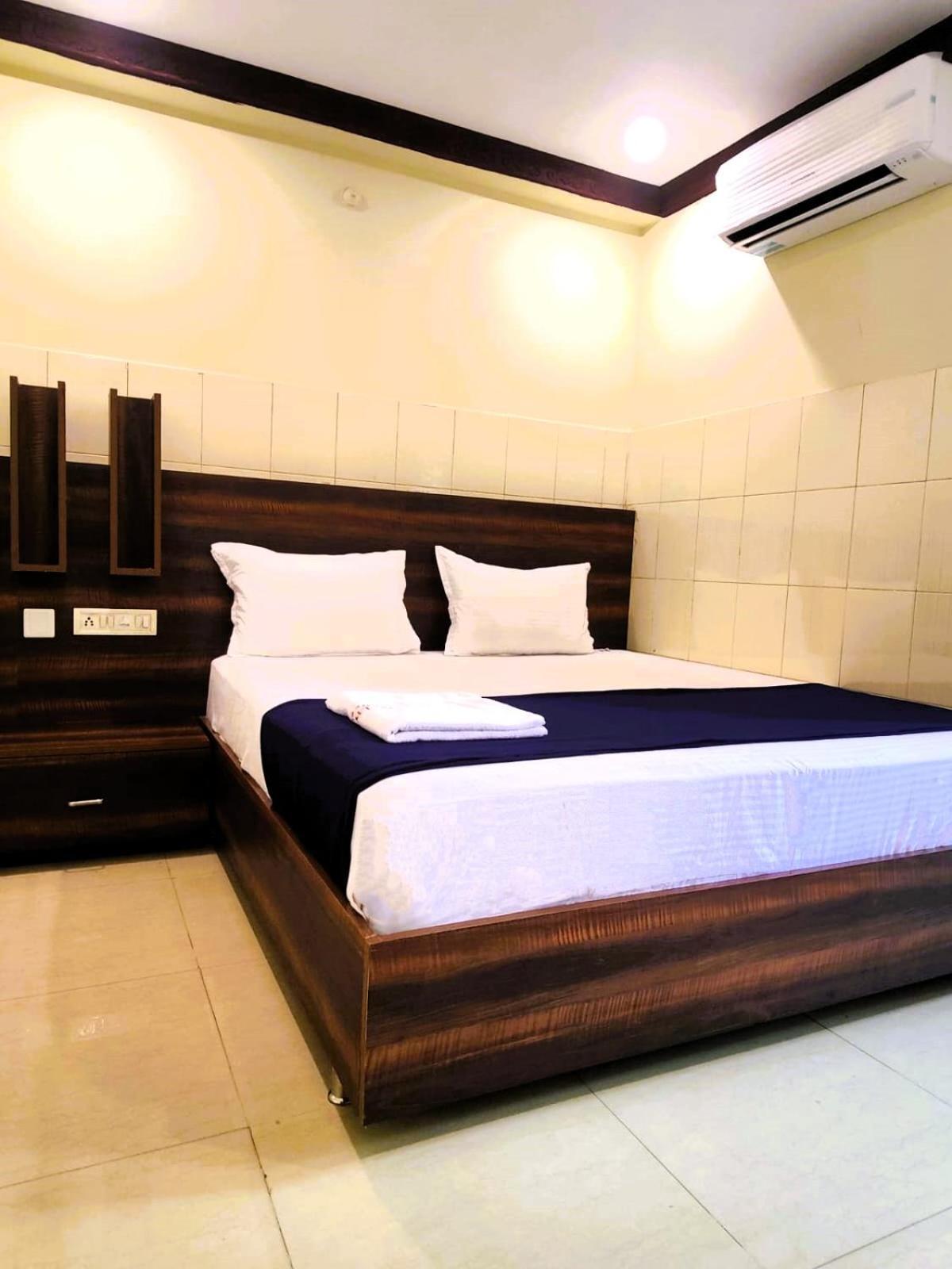 The Livin Residency Hotell Visakhapatnam Exteriör bild